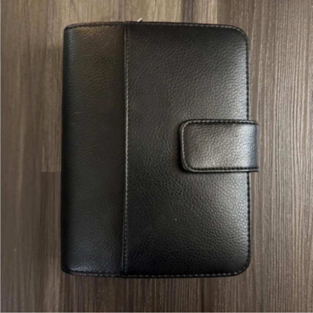 Classic Black Leather Men’s Organizer Wallet